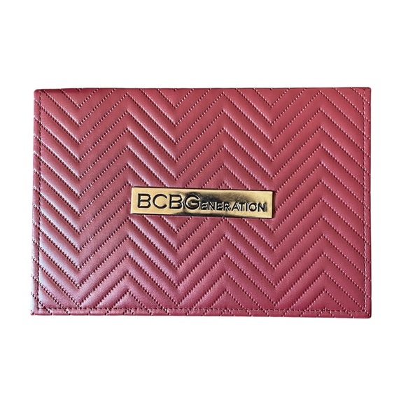 BCBGeneration 28 Piece Eyeshadow Palette With Mirror - Picture 1 of 5